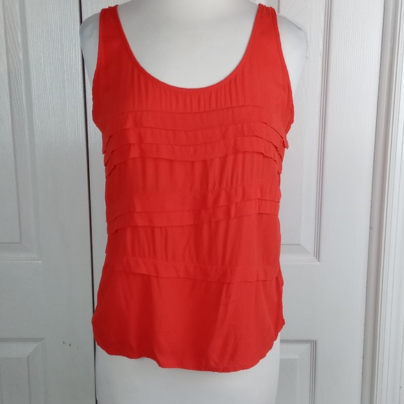 Old Navy Tops - 5/$20 🌷Old Navy orange layered tank top